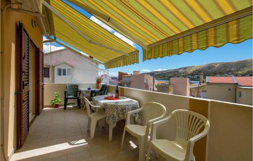  Awesome apartment in Pag with 3 Bedrooms in Pag