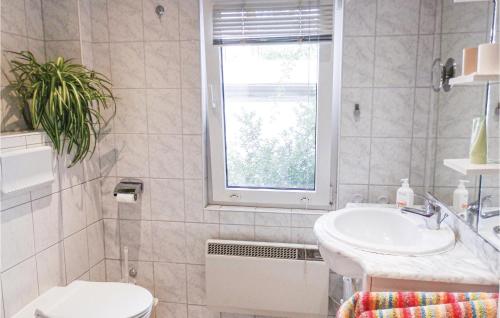 ห้องน้ำ, Beautiful home in Eichwalde b,Berlin with in ไอชวาล์เดอ