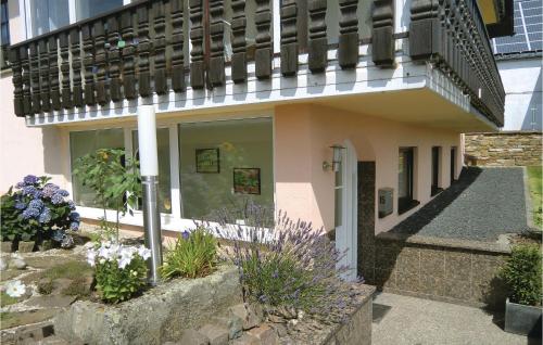 Cozy Apartment In Karlshausen With Wifi 2.3km von Zweifelscheid entfernt