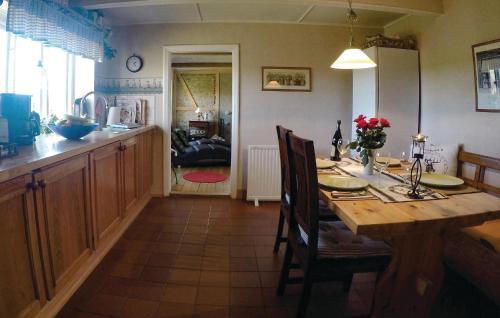 주방, Stunning Home In Ystad With Kitchen in 스바르테