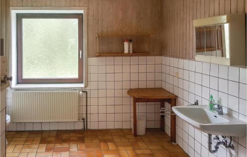 Bathroom, Two-Bedroom Apartment in Hedwigenkoog in Hedwigenkoog