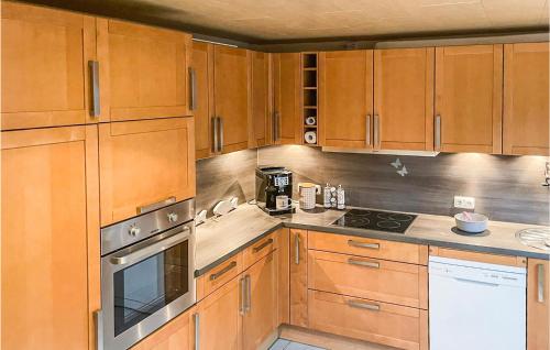 virtuve, 3 Bedroom Gorgeous Home In Norddeich in Norddeich (Schleswig-Holstein)