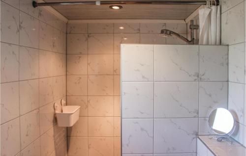 Three-Bedroom Holiday Home in Bruinisse - image 5