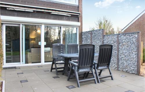 Three-Bedroom Holiday Home in Bruinisse - image 12