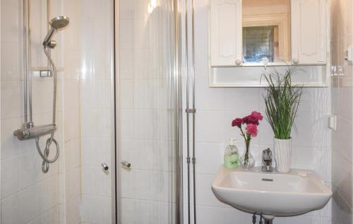 Vannas istaba, Amazing Home In Sankt Anna With Wifi in Sankt Anna
