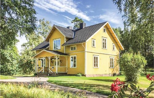 Nice home in Mullsj with 4 Bedrooms and WiFi - Mullsjö