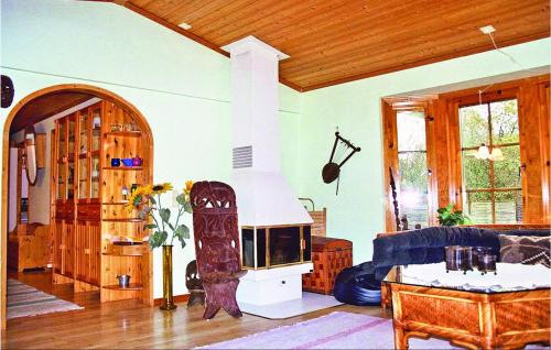 Stunning home in Slakmre with 3 Bedrooms, Sauna and WiFi