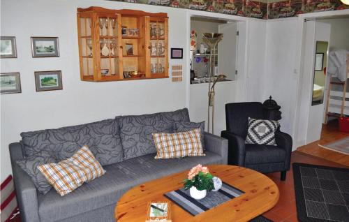 Stunning Home In Ryd With Lake View in Alšulta