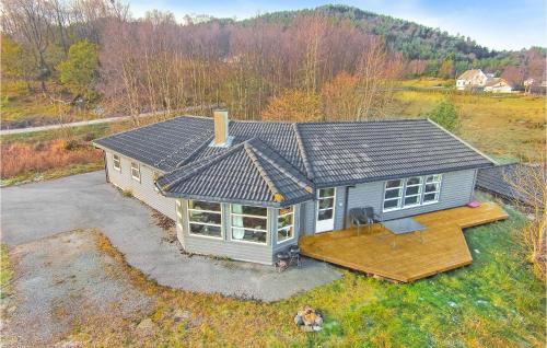 Nice Home In Auklandshamn With 5 Bedrooms, Sauna And Private Swimming Pool - Vestvik