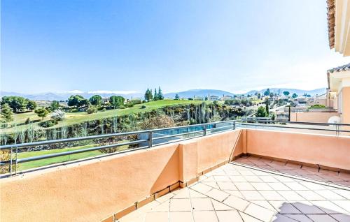  Awesome home in Otura with Outdoor swimming pool, WiFi and 4 Bedrooms, Unterkunft in Otura