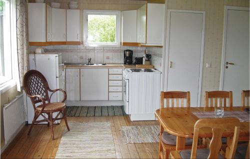 kuhinja, Stunning Home In Visby With 3 Bedrooms in Brissund