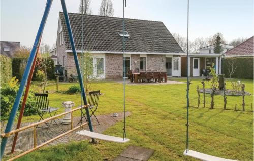 Stunning Home In Zeewolde With 4 Bedrooms, Wifi And Outdoor Swimming Pool