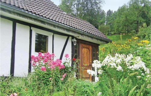 3 Bedroom Cozy Home In Friesenhagen