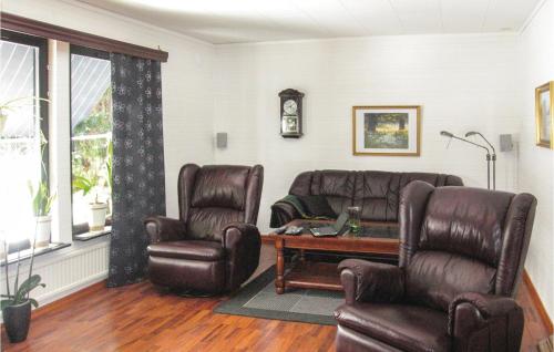 3 Bedroom Cozy Home In Vimmerby in Вімербі