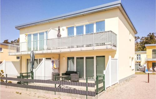 Beautiful apartment in Graal-Mritz with 1 Bedrooms and WiFi