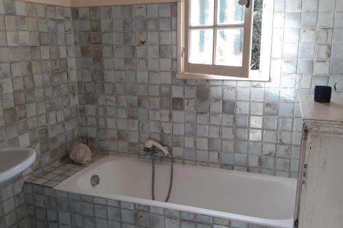 3-bedroom house with view near Malpasset Dam