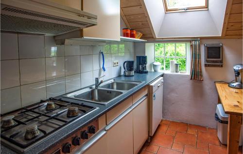 ห้องครัว, Nice Home In Boazum With Sauna in บัวซุม