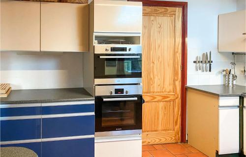 ห้องครัว, Nice Home In Boazum With Sauna in บัวซุม