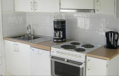 廚房, 3 Bedroom Stunning Home In Bodafors in 布達福什