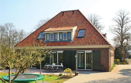 Five-Bedroom Accommodation in Zuidoostbeemster - image 2