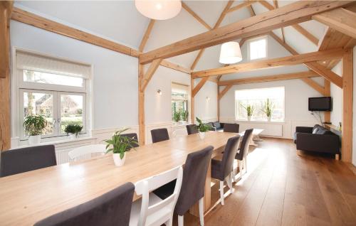 Five-Bedroom Accommodation in Zuidoostbeemster - image 3