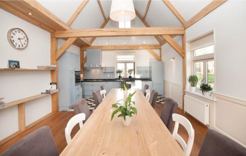 Five-Bedroom Accommodation in Zuidoostbeemster - image 10