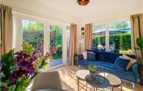  Nice Home In Heinkenszand With Kitchen in heinkenszand