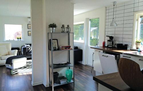 Konyha, Nice Home In Orkelljunga With Kitchen in Fasalt