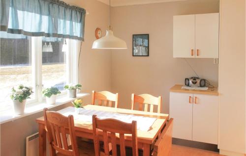 virtuve, 3 Bedroom Stunning Home In Bullaren in Bullaren