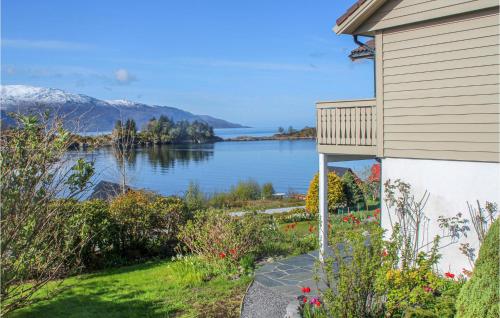 . Beach Front Apartment In Svortevik With Wifi