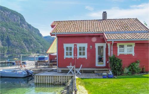 Viesnīcas āriene, 3 Bedroom Beach Front Home In Erfjord in Erfjord