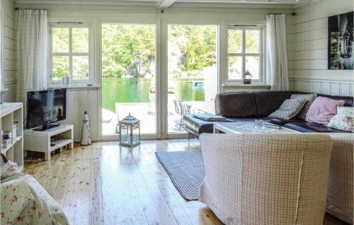 3 Bedroom Beach Front Home In Erfjord in Erfjord