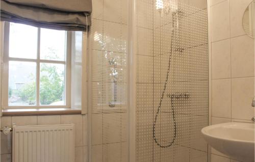 Bathroom, Dorsvloer in De Moer