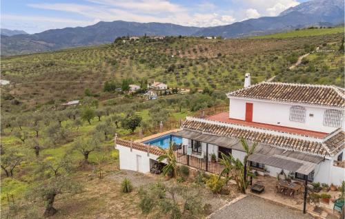 Amazing home in Alozaina with Outdoor swimming pool and 2 Bedrooms gîte à louer Alozaina