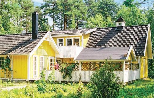 Stunning Home In Kpingsvik With 5 Bedrooms, Sauna And Outdoor Swimming Pool