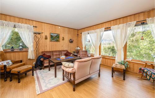 Beautiful Home In Jostedal With Kitchen in Йостедал