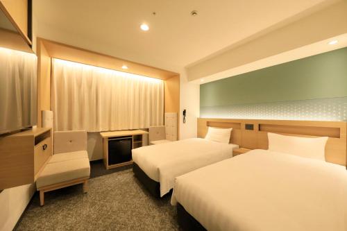 Twin Room - Non-Smoking image 7