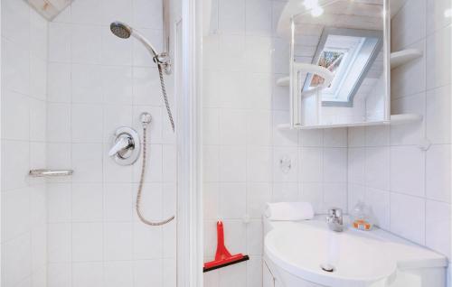 Three-Bedroom Holiday home with Lake View in Kirchheim/Hessen - image 12