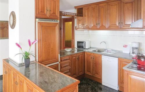 Lovely Apartment In Torrevieja With House Sea View