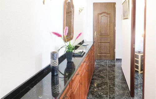 Two-Bedroom Apartment in Torrevieja - image 12