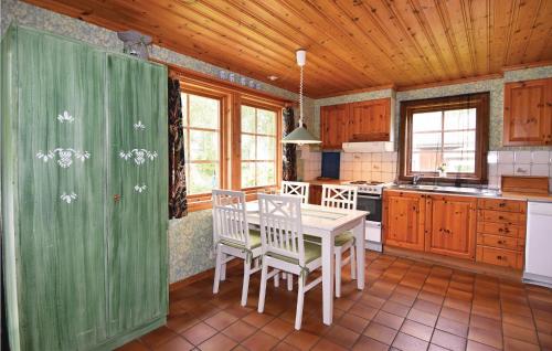 Kitchen, 2 Bedroom Cozy Home In Sjotorp in Sjötorp