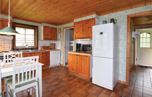 Kitchen, 2 Bedroom Cozy Home In Sjotorp in Sjötorp