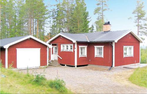 Nice Home In Srna With 3 Bedrooms - Särna