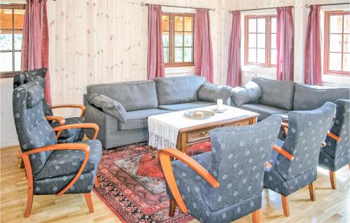 Stunning Home In Sogndal With Sauna in Sogndalsfjøra