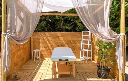Rõdu/terrass, Awesome Apartment In Vallabregues With Wifi in Vallabregues