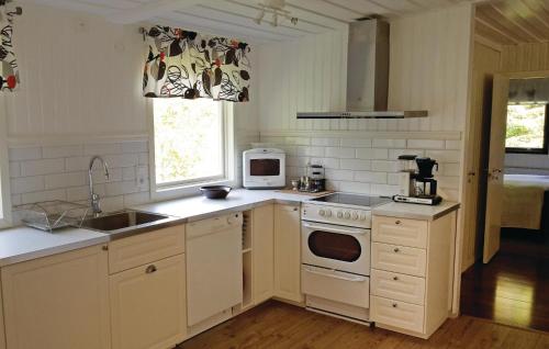 Konyha, 2 Bedroom Stunning Home In Orkelljunga in Fasalt