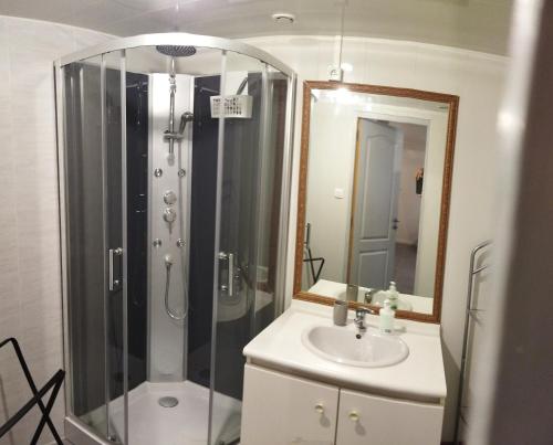Appartement en duplex à Hébuterne, avec lave linge (Appartement en duplex a Hebuterne, avec lave linge) in Mailly-Maillet