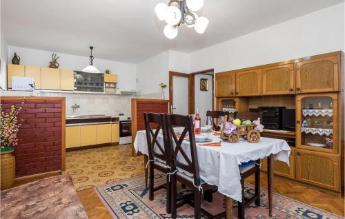 Beautiful Apartment In Sveti Juraj With Kitchen