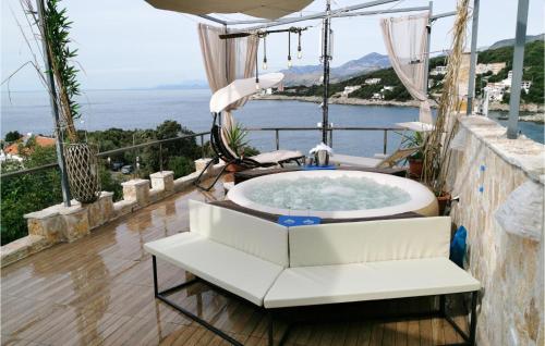 ทัศนียภาพภายนอกโรงแรม, Awesome Apartment In Utjeha With Wifi in อุเทียฮา