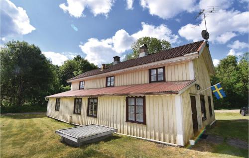 Stunning Home In Mrdaklev With 5 Bedrooms - Sävekulla